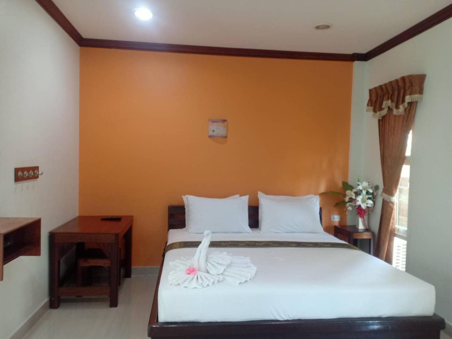 Capital O 75415 Nanthachart Riverview Resort Samut Songkhram Ngoại thất bức ảnh